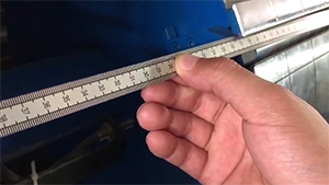 Print Cylinder Lateral Adjustment (Left Direction)